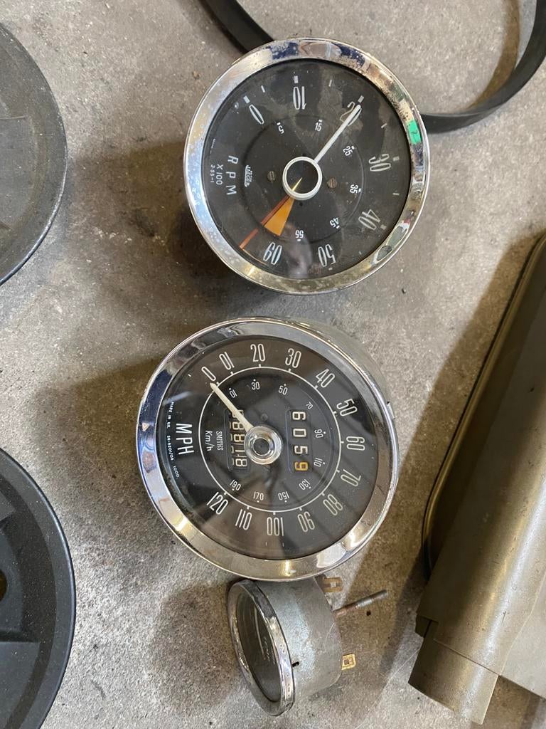 Triumph Spitfire mk3 onderdelen  dynamo radiator enz, Ophalen, Triumph