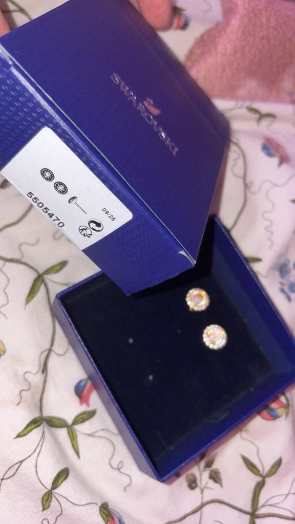 Swarovski angelic oorbellen goud, Ophalen of Verzenden, Zo goed als nieuw, Goud