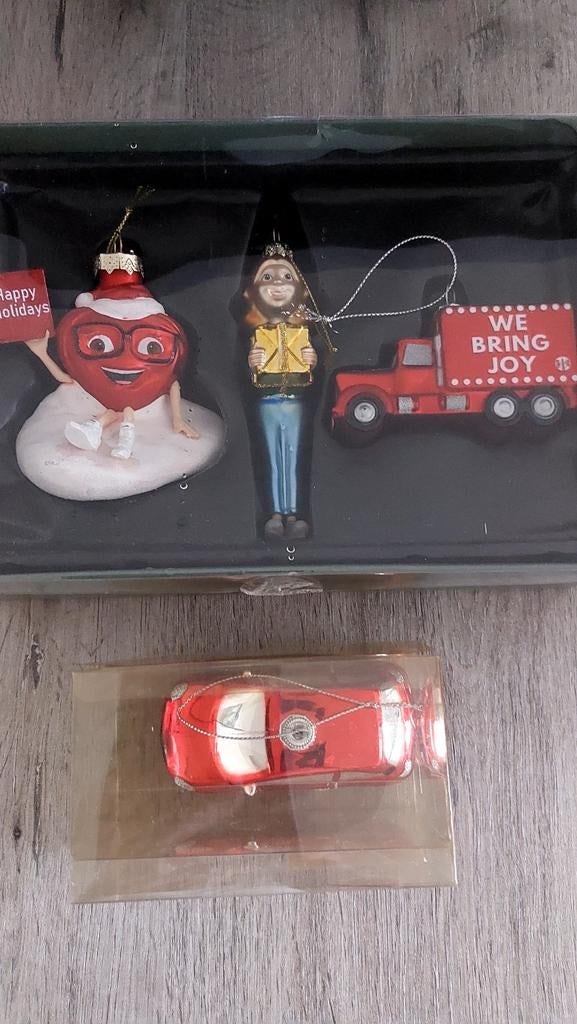 Gave aparte kerstballen voor 8,00 €, Ophalen