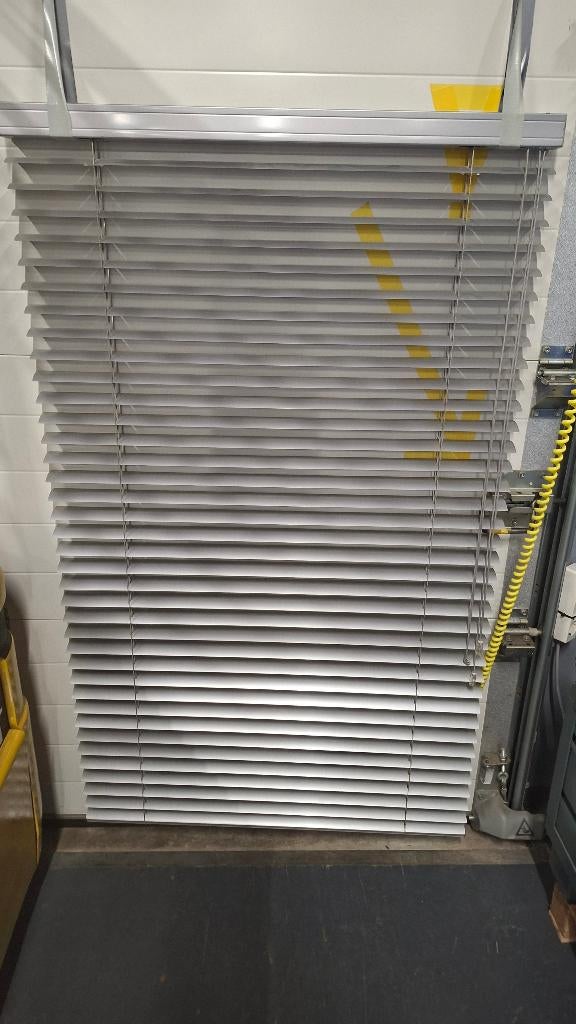 Diverse lamellen Aluminium jaloezieën Grijs 98,5cm en 181cm, Ophalen, ., 50 tot 100 cm, .