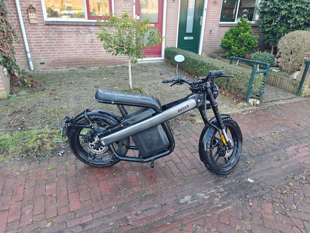 Brekr B4000 Elektrische Brommer, Fietsen en Brommers, Ophalen, Zo goed als nieuw, 30 tot 50 km per accu, Overige merken