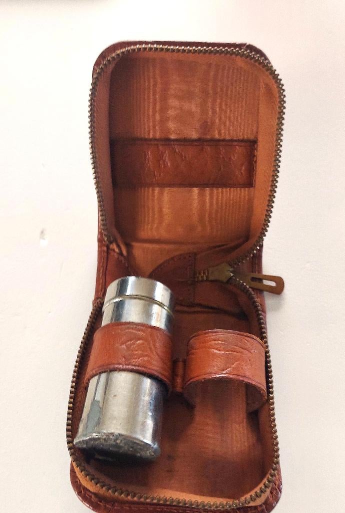 Antiek leren scheeretui met 1 koker, Verzenden