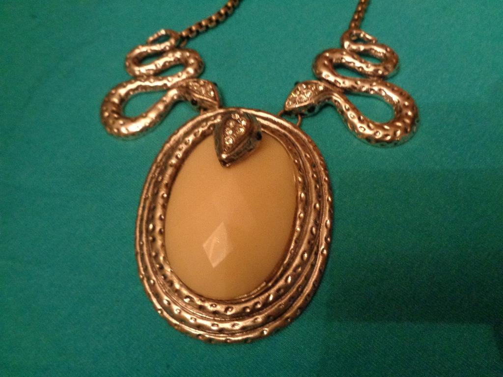 medussa ketting met strass steentjes nr k 5812, Ophalen of Verzenden, Nieuw, Accessoires