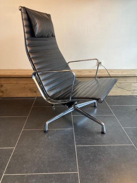 Vitra Eames EA 124 fauteuil , chroom, zwart leder, Huis en Inrichting, Fauteuils, Vitra, Design, 75 tot 100 cm, Ophalen of Verzenden