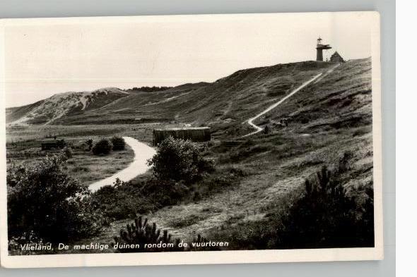Vlieland De machtige duinen rondom vuurtoren zegel+st 1955