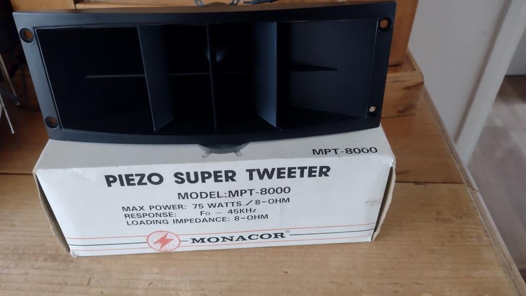 Dit is een Monacor MPT-8000 piëzo super tweeter. 

Max. verm, Overige merken, Gebruikt, Overige typen, Ophalen of Verzenden