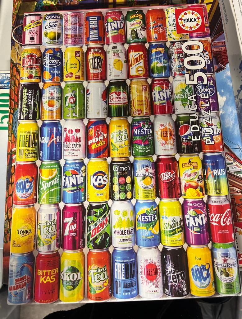 Legpuzzel met frisdrank blikjes - 500 stukjes, Ophalen of Verzenden, 500 t/m 1500 stukjes, Zo goed als nieuw, Legpuzzel