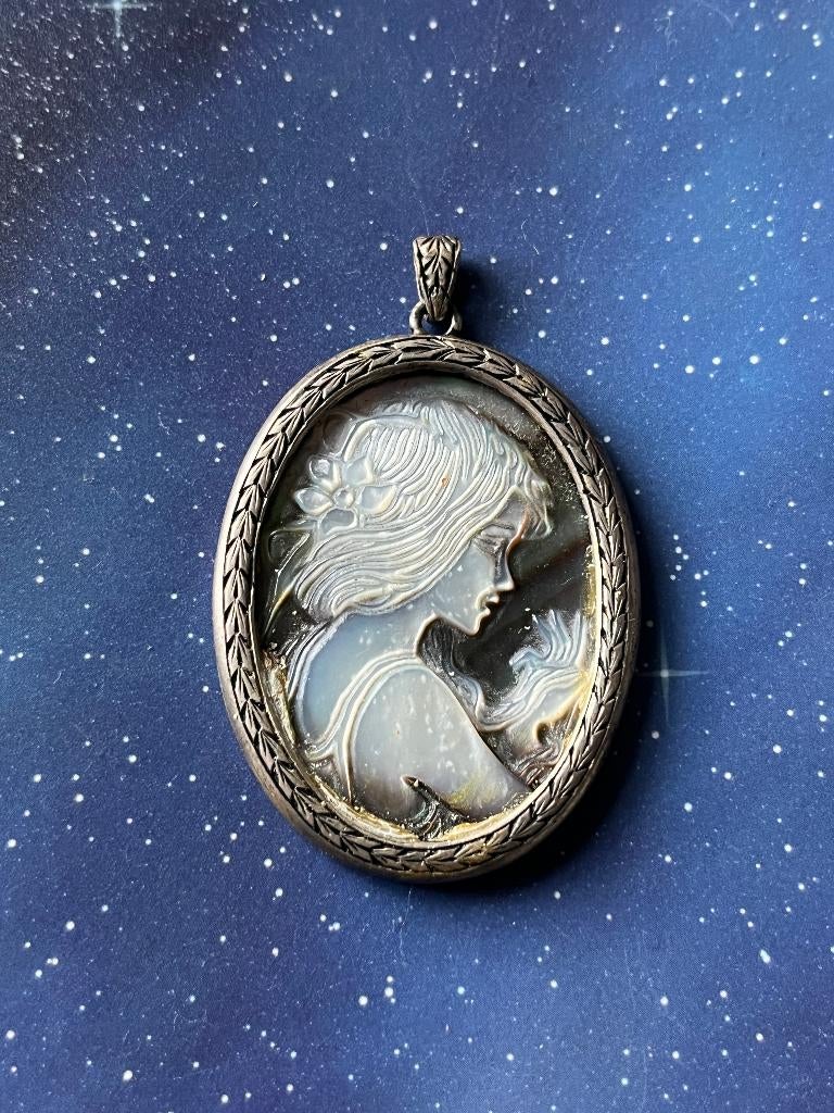 Parelmoer camee hanger, Ophalen of Verzenden, Overige materialen, Hanger