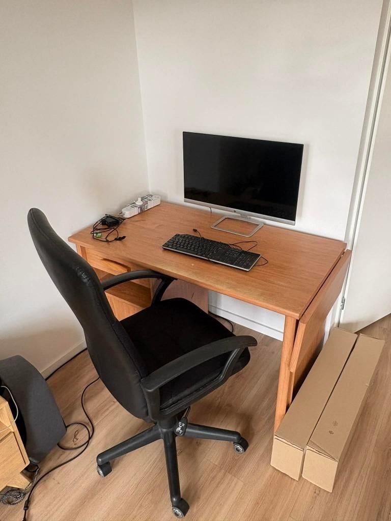 Office desk + office chair, Ophalen, Gebruikt