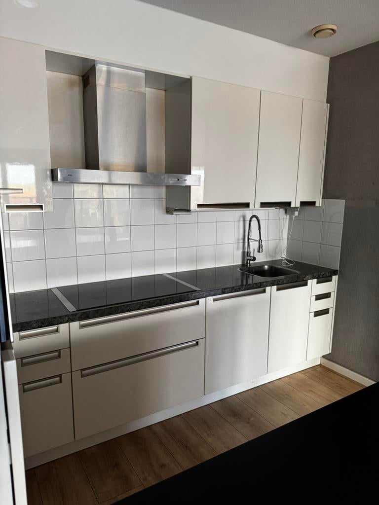 Volledige keuken met veel apparatuur, Ophalen, Gebruikt, U-keuken, Wit