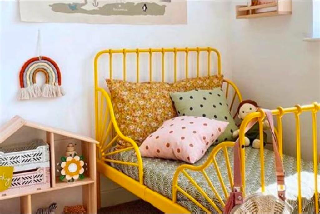 Minnen meegroeibed ikea geel, Ophalen, 70 tot 85 cm, Zo goed als nieuw, Lattenbodem