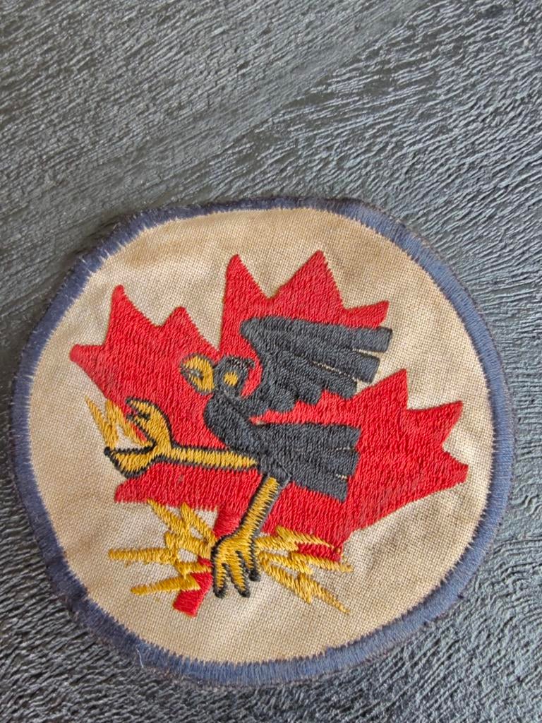CAF, Canadian Air Force, 414 Squadron patch jaren 80 remake, Verzamelen, Ophalen of Verzenden, Zo goed als nieuw, Embleem, Speld of Insigne