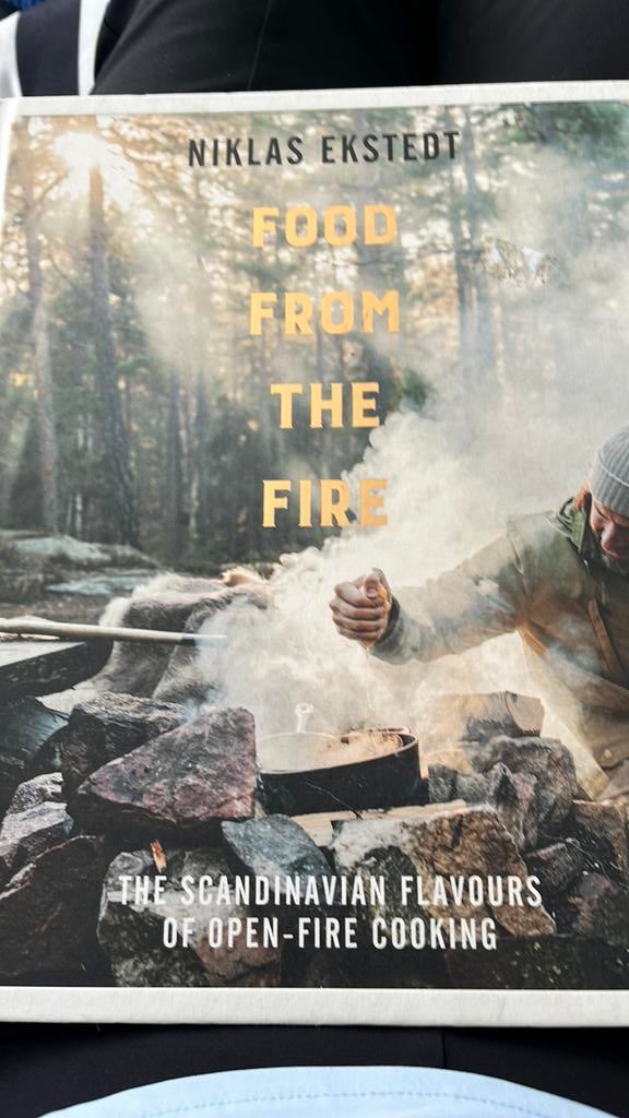 Food from the fire/Niklas Ekstedt Scandinavian cooking, Ophalen of Verzenden, Zo goed als nieuw