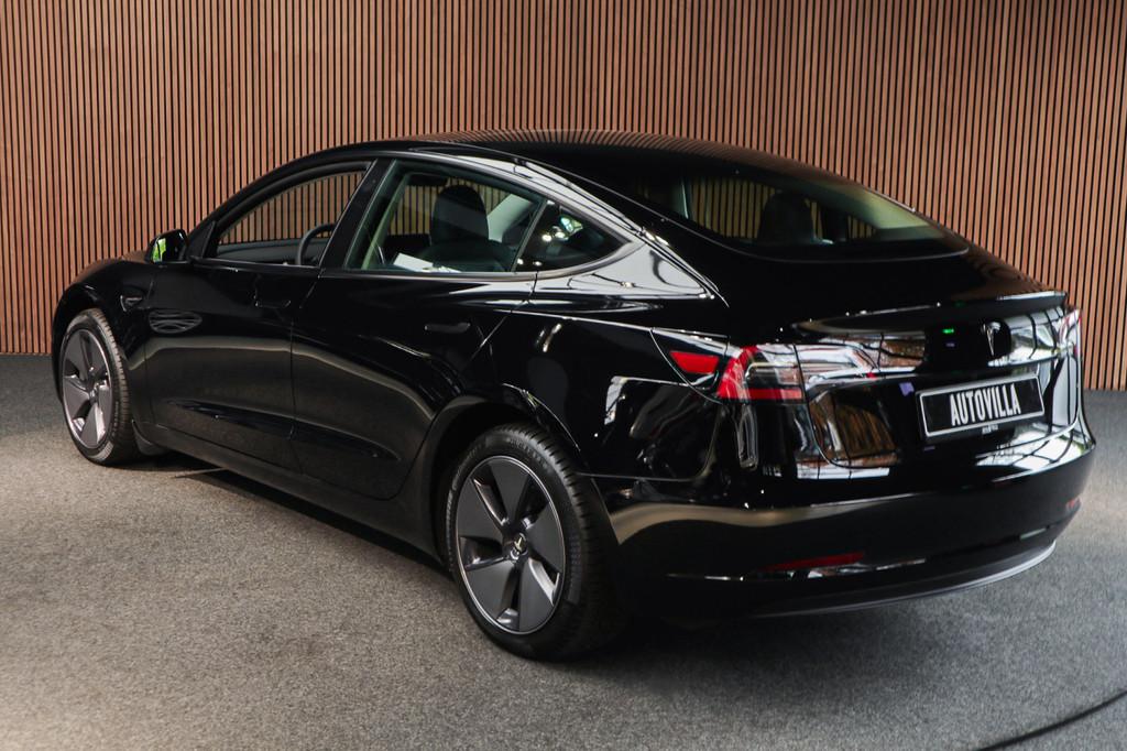 Tesla Model 3 RWD Autopilot ACC Stuurverwarm. PDC Leer Navi, Automaat, Achterwielaandrijving, Gebruikt, Zwart