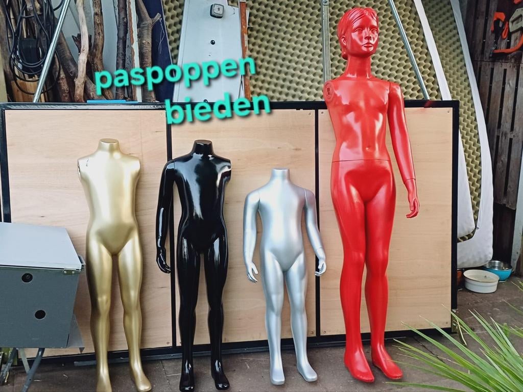 Diverse paspoppen, Ophalen