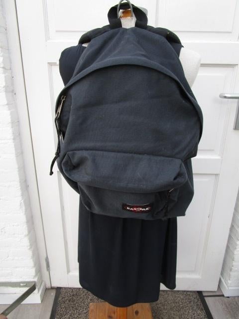 Stevige Eastpak rugzak, donkergrijs, Ophalen, Gebruikt, 30 tot 45 cm, Waterdicht