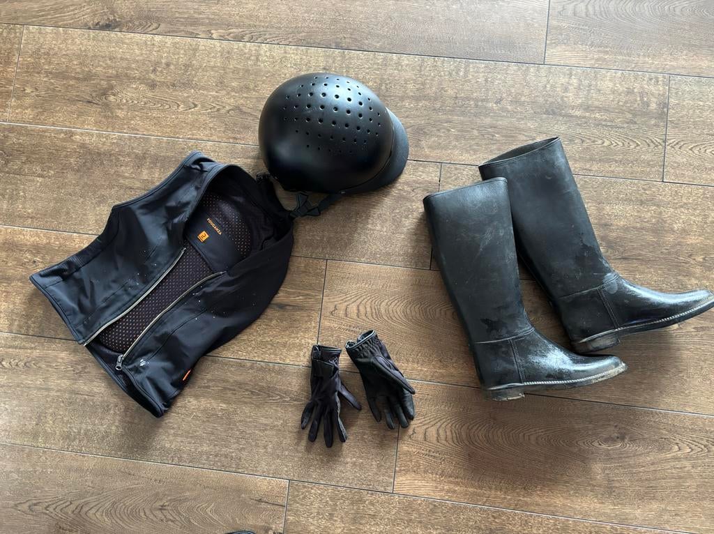 Paardrij set cap vest laarzen handschoenen meisje 9 jaar, Dieren en Toebehoren, Ophalen