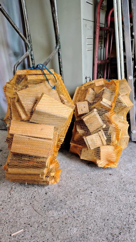 Brandhout, Kachelhout, Haardhout, Vuurkorfhout, Aanmaakhout, Minder dan 3 m³, Ophalen