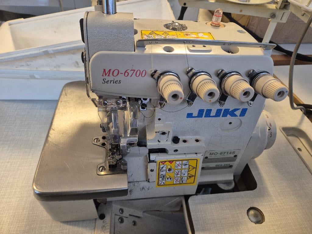 Loukmaschine Juki, Hobby en Vrije tijd, Naaimachines en Toebehoren, Ophalen of Verzenden, Gebruikt, Lockmachine, Overige merken