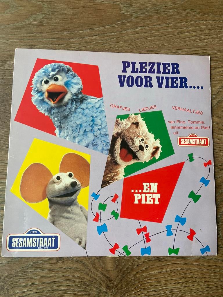 Vinyl lp sesamstraat Plezier voor vier, Ophalen, Gebruikt, Verhaal of Sprookje, 6 tot 9 jaar