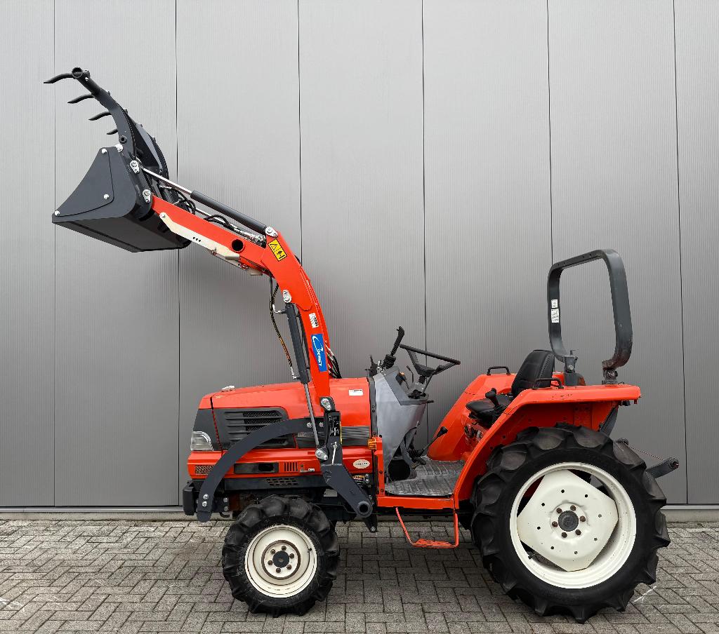 Kubota GL240D 28pk minitrekker - 4WD - Bovenklem - rolbeugel, Overige merken, Gebruikt, Tot 2500, Ophalen of Verzenden
