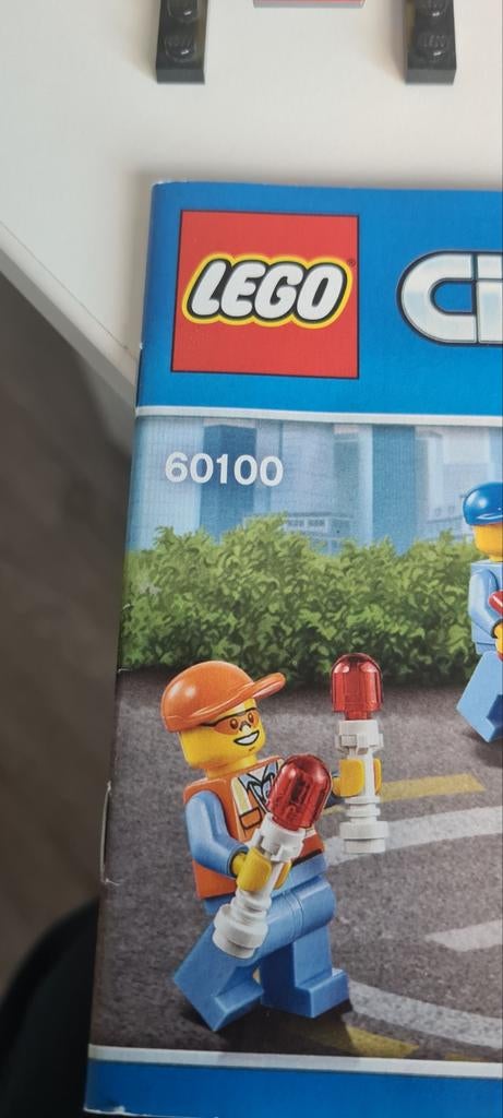 Lego City 60100 Vliegveld Starter Set - Zo goed als nieuw, Ophalen of Verzenden, Zo goed als nieuw, Complete set, Lego