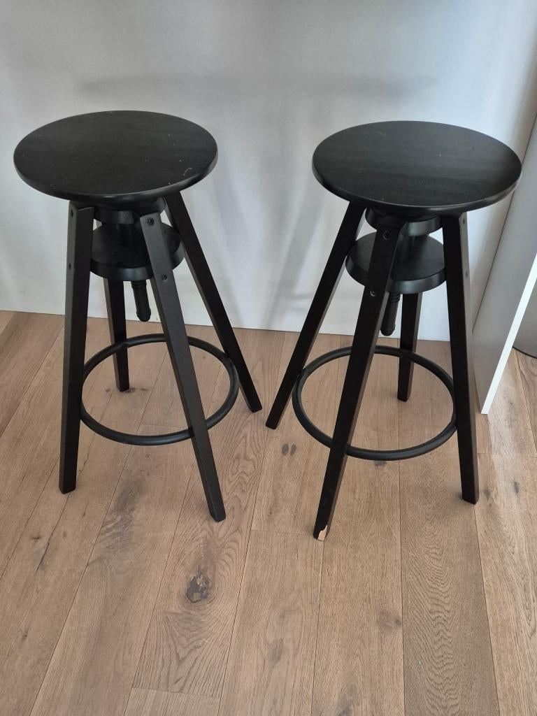 2 zwarte Ikea barkrukken, Ophalen, 60 tot 90 cm, Zo goed als nieuw, In hoogte verstelbaar