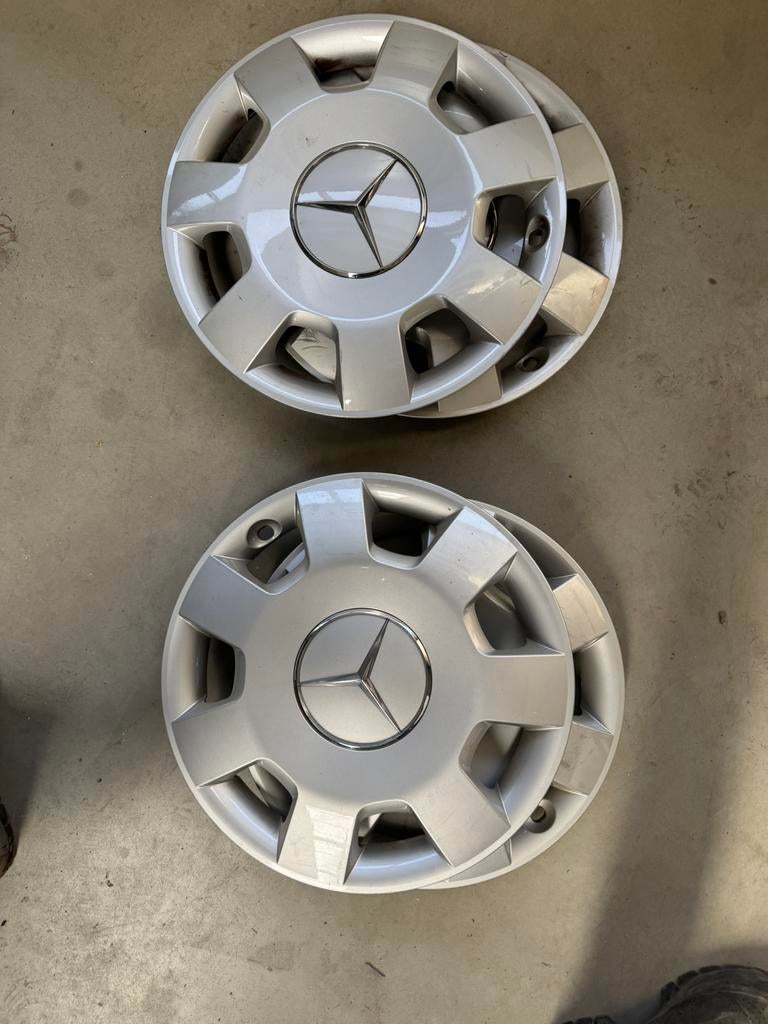 MB Wieldeksel C180 gebruikt, Auto diversen, Wieldoppen, Ophalen of Verzenden, Zo goed als nieuw