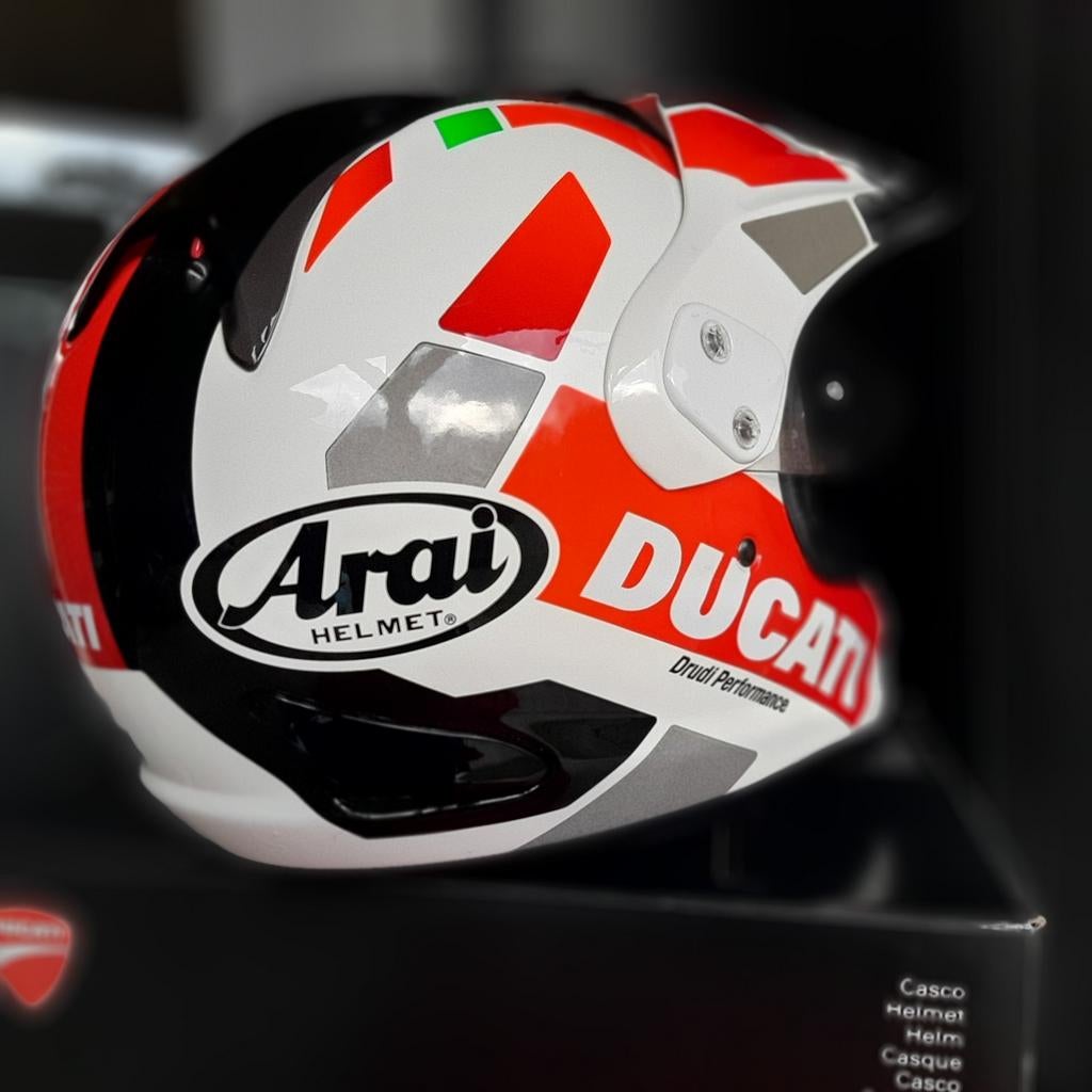 Te koop Arai Ducati helm in nieuwstaat maat XL 62, Motoren, Ophalen, Arai, XL, Integraalhelm