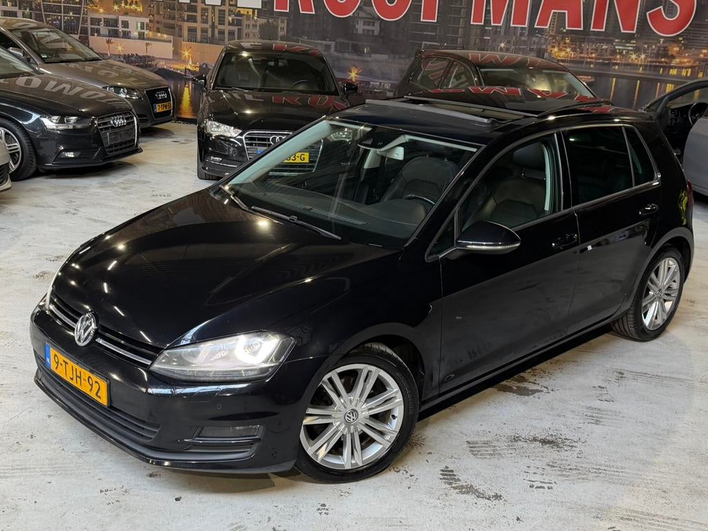 Volkswagen Golf 1.6 TDI DSG Xenon/Panoramic/Massage/Sport, Auto's, Volkswagen, Automaat, Euro 5, Zwart, 4 cilinders
