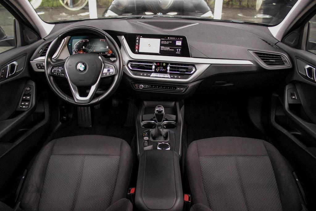 BMW 1-serie 116d F40 Executive Edition | 1e eigenaar | NL Au, Stof, Gebruikt, 1350 kg, 116 pk