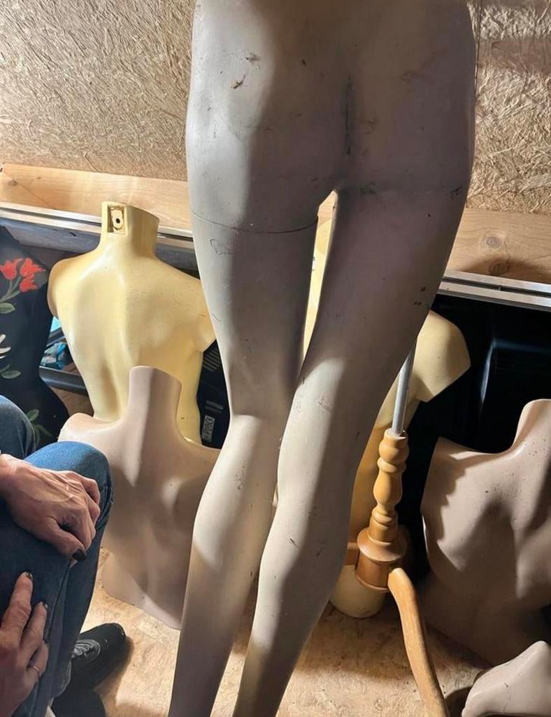 Etalagepop dames benen, Ophalen, Gebruikt, Paspop