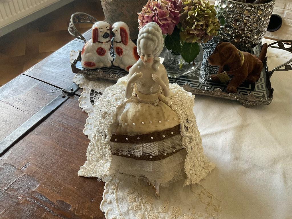 Halfdoll / Half doll met beentjes, Ophalen of Verzenden