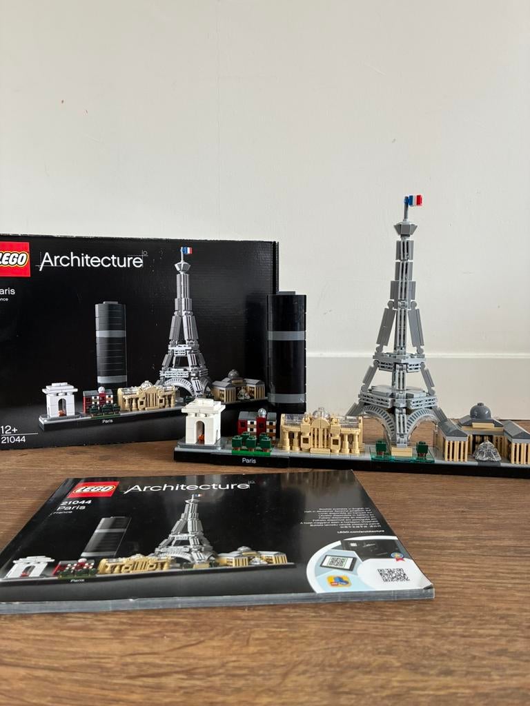 Lego 21044 Paris set, Ophalen of Verzenden, Zo goed als nieuw