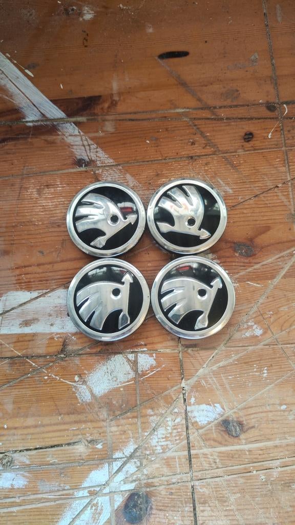 Skoda naafkap 16 inch velg, Auto diversen, Wieldoppen, Ophalen of Verzenden, Zo goed als nieuw