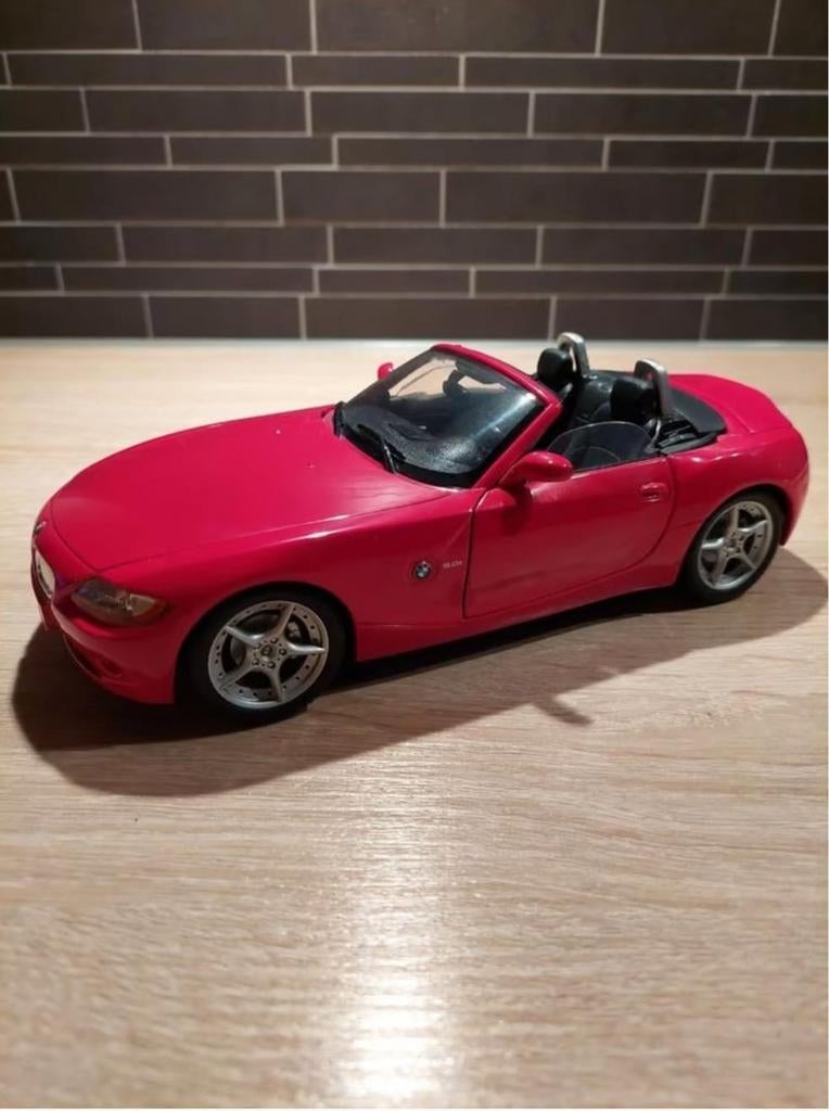 Bburago 1:18 BMW Z4 - in doos, Hobby en Vrije tijd, Modelauto's | 1:18, Nieuw, Auto, Bburago, Ophalen of Verzenden