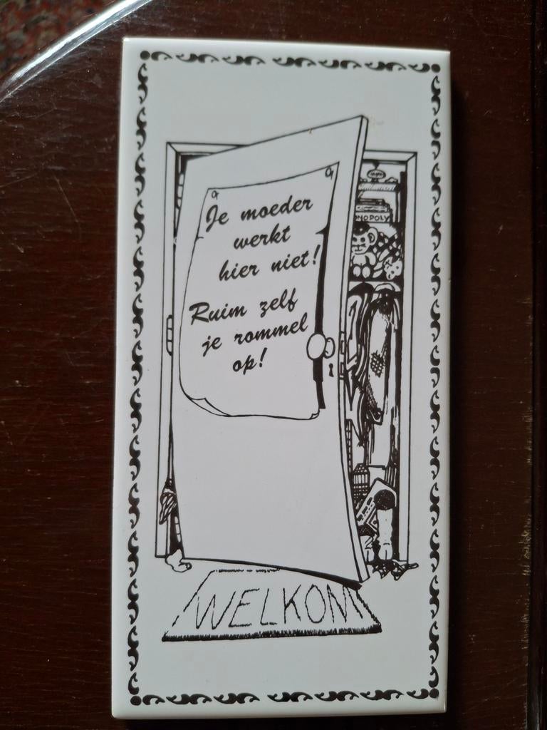 Vintage Sphinx Tegel: "Je moeder werkt hier niet!", Antiek en Kunst, Ophalen of Verzenden