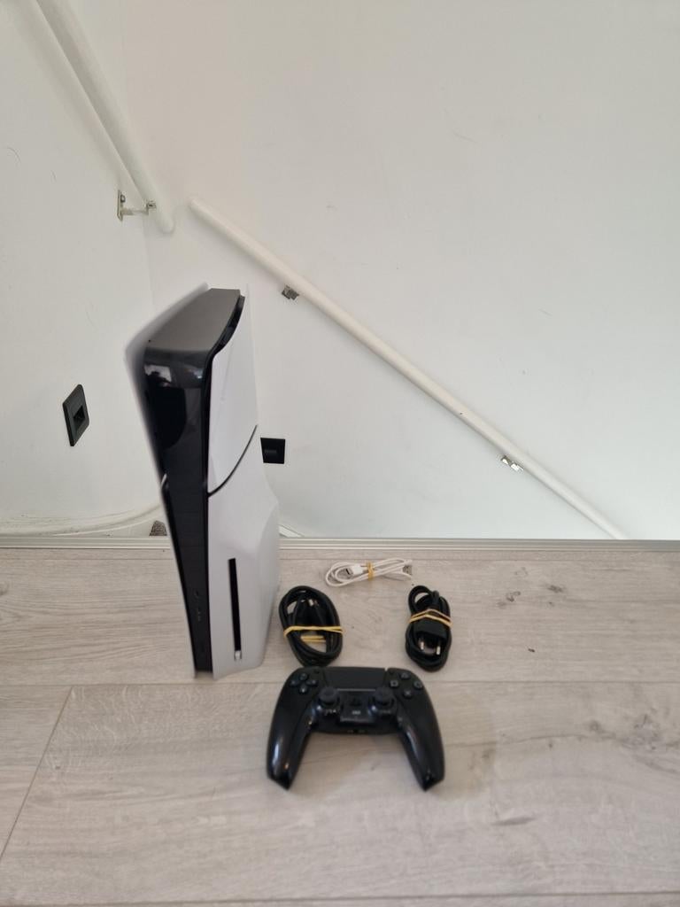 PS5 Slim Disc met controller en bekabeling + gratis games, Ophalen of Verzenden, Gebruikt, Playstation 5