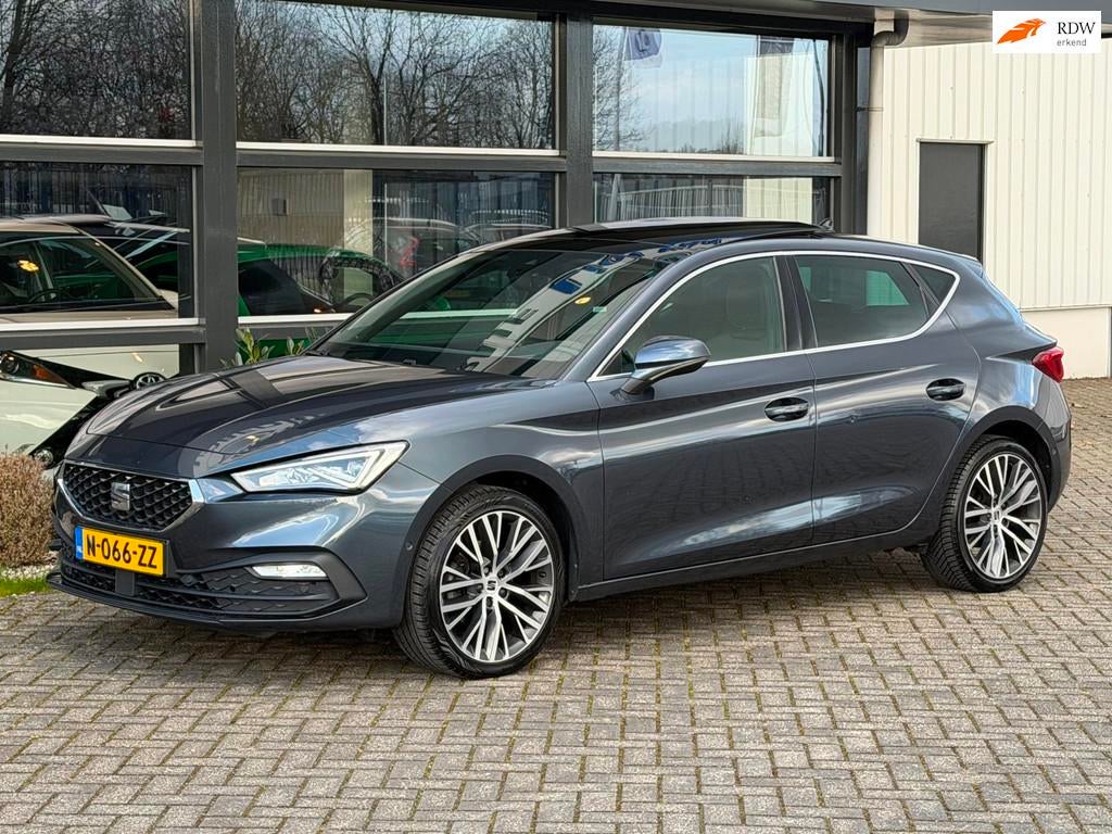 Seat Leon 2.0 TDI Style Business Intense Pano Apple carplay, Gebruikt, Euro 6, 4 cilinders, 150 pk
