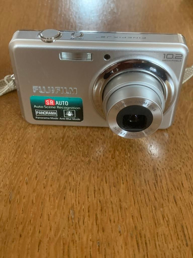 Fujifilm FinePix J27 digitale camera met accessoires, Gebruikt, Compact, Ophalen of Verzenden, Fuji