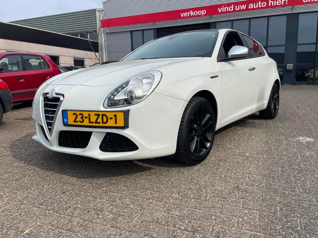 Alfa Romeo Giulietta 1.4 T Progression zeer nette auto, Voorwielaandrijving, Euro 5, Gebruikt, 4 cilinders