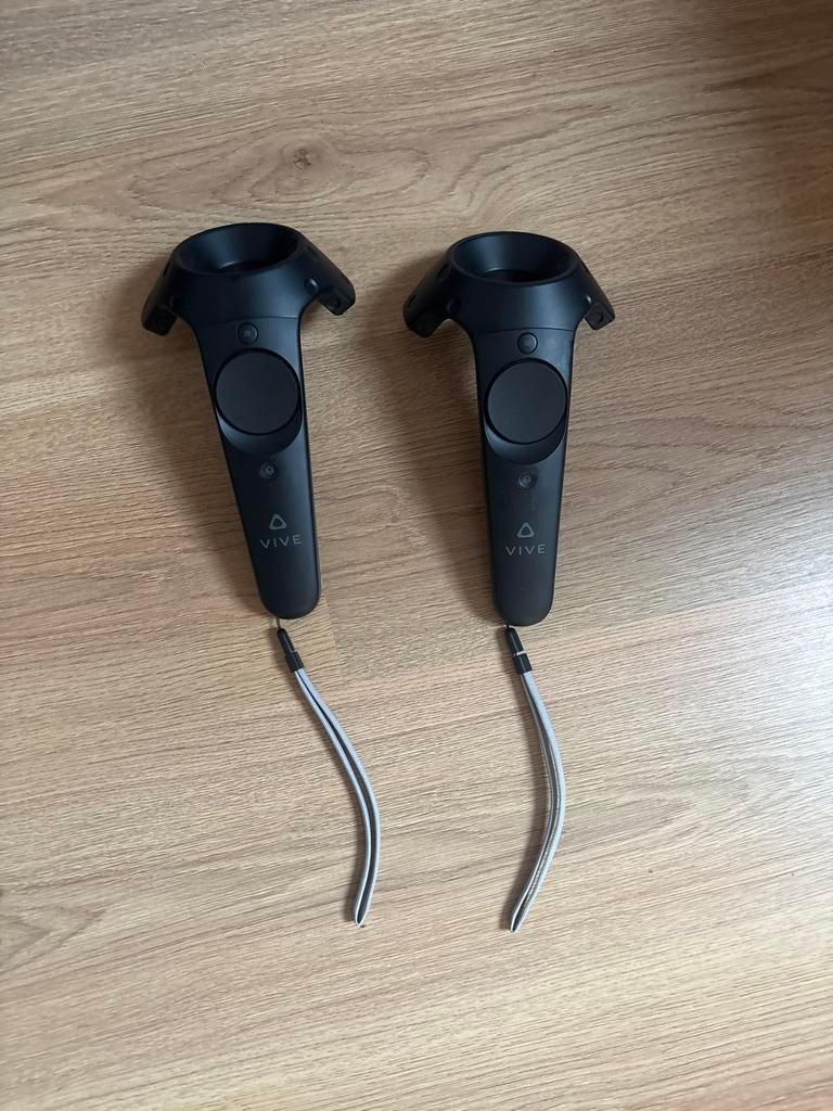 HTC Vive VR Controllers 1.0 (Set van 2), Spelcomputers en Games, Virtual Reality, Ophalen of Verzenden, Zo goed als nieuw, Controller