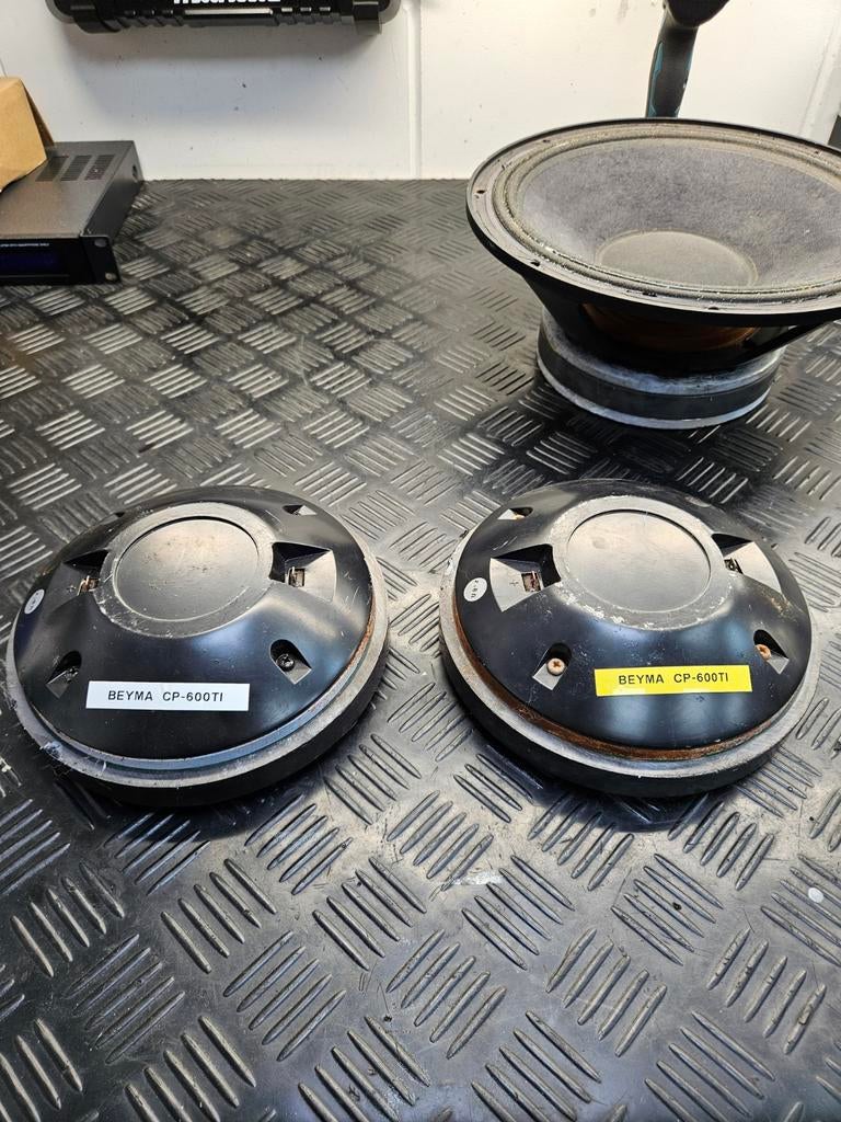 2x Beyma CP-600TI compressiedrivers, Overige merken, Gebruikt, Overige typen, Ophalen of Verzenden