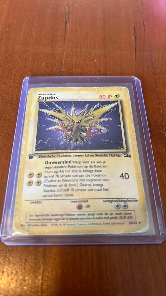 Nederlandse Eerste Editie Zapdos 30/62 uit Fossil, Hobby en Vrije tijd, Verzamelkaartspellen | Pokémon, Ophalen of Verzenden, Zo goed als nieuw