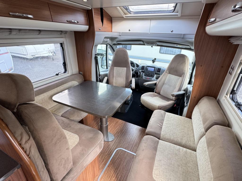 Adria Matrix 680 SP -5 pers-met hefbed, Caravans en Kamperen, Campers, Airbags, Ringverwarming, Fiat, 7 tot 8 meter