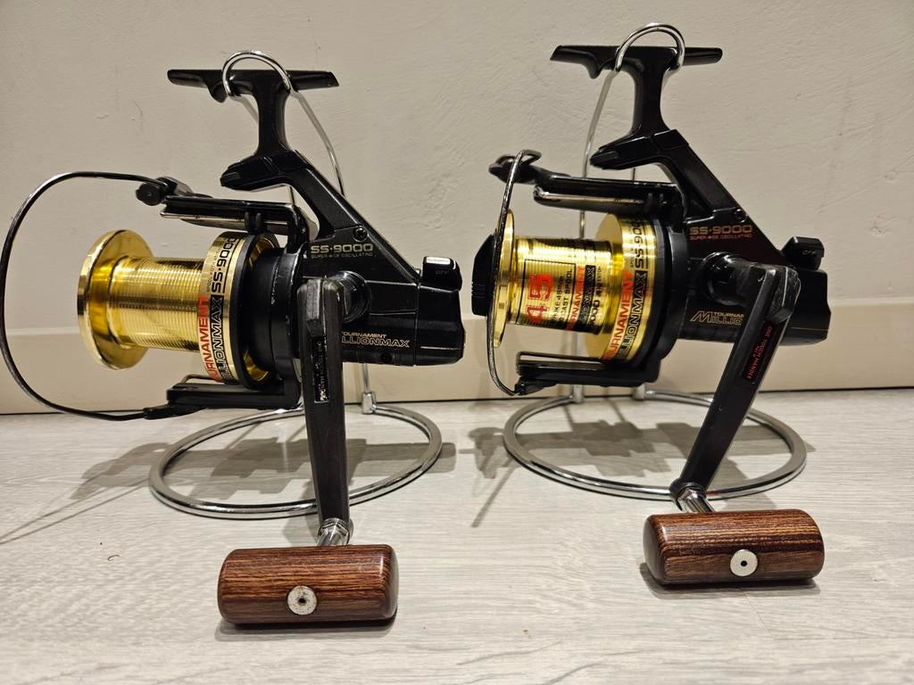 2 Daiwa Whisker Tournament SS9000, Ophalen of Verzenden, Zo goed als nieuw, Complete set