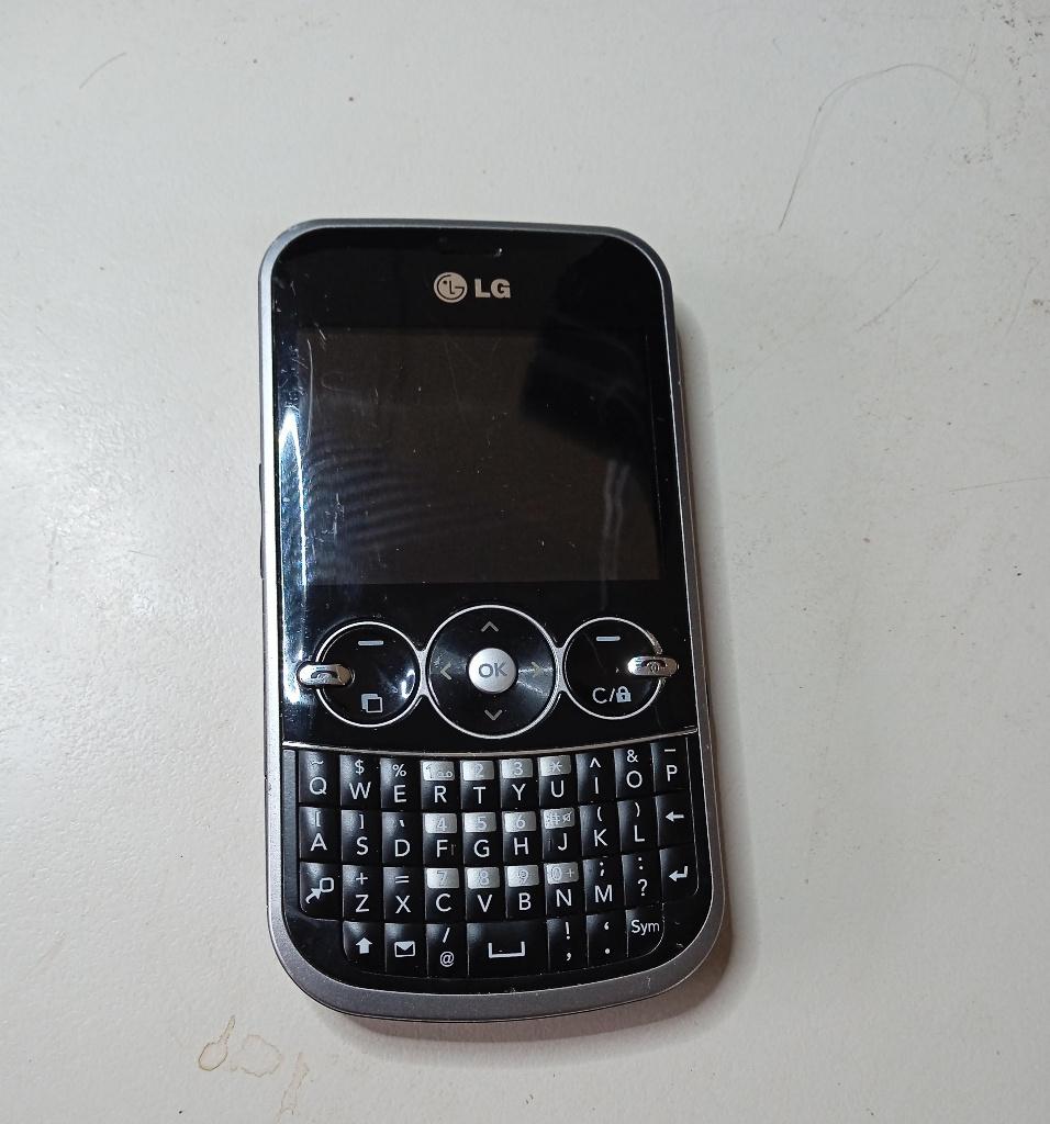 LG handy met toetsenbord, Telecommunicatie, Mobiele telefoons | LG, Gebruikt, Verzenden, Fysiek toetsenbord, Klassiek of Candybar