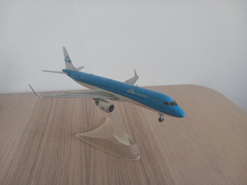 Herpa KLM Embraer ERJ-190 1:200 Registratie PH-EXD, Ophalen of Verzenden, Zo goed als nieuw, Schaalmodel