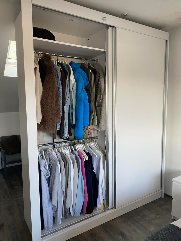 Witte kledingkast met schuifdeuren en veel opbergruimte, Ophalen, Overige materialen, 200 cm of meer, 150 tot 200 cm