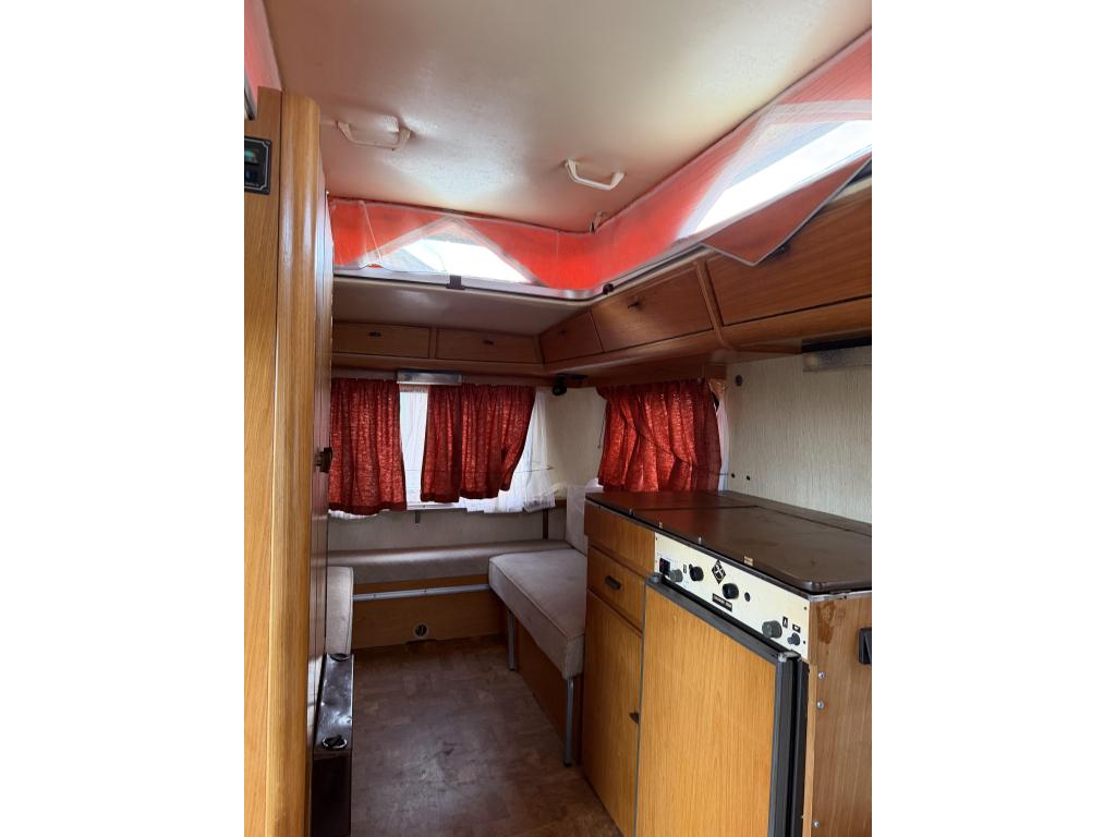 Eriba Triton, Overige typen, Standaardzit, Koelkast, Tot en met 2